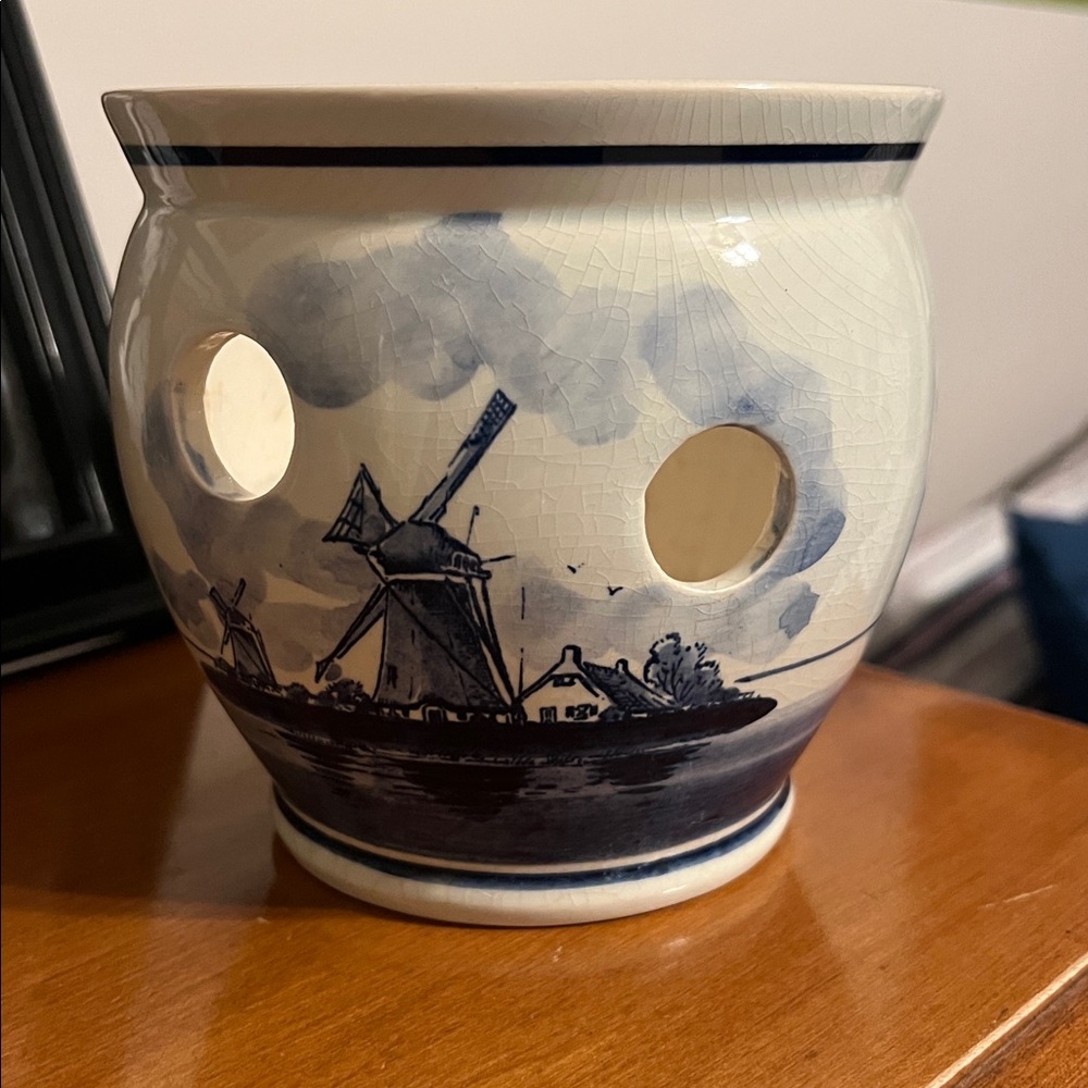 Vintage Delfts Blauw Ceramic Bulb Planter. Hand painted . Made in Holland